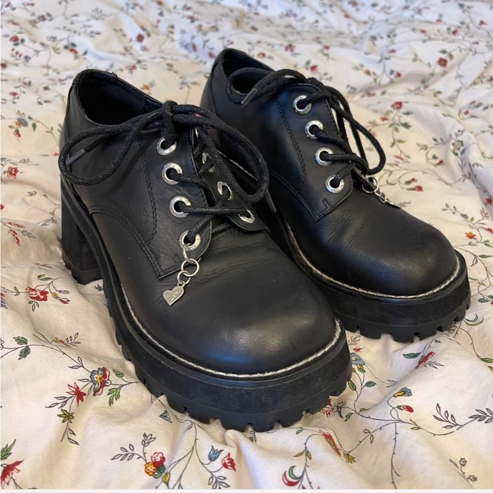 Unif Jane shoe size 6